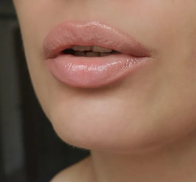 Dubai Dust - lip gloss & plumper - 9 ml – foto 5